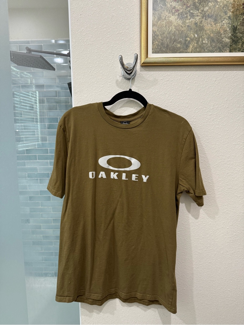 Men’s Oakley Regular Fit T-Shirt in Olive - XL